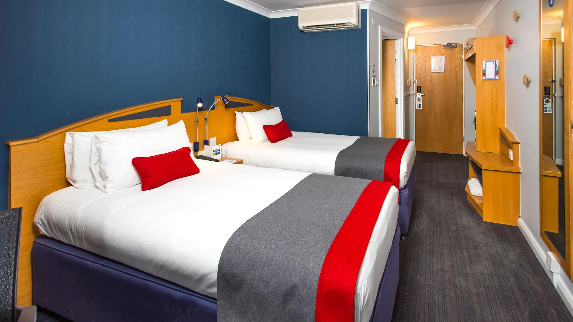 Holiday Inn Express East Midlands Airport By Ihg Castle Donington
