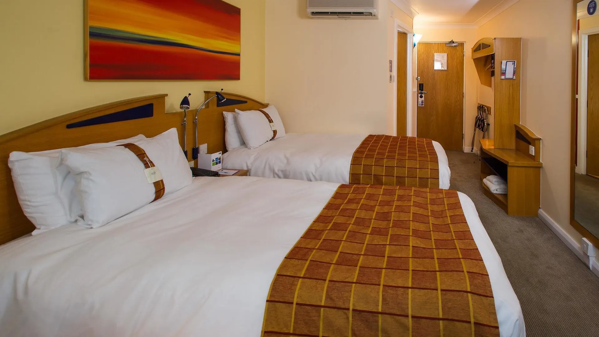 Holiday Inn Express East Midlands Airport By Ihg Castle Donington Ξενοδοχείο