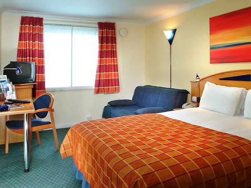 Holiday Inn Express East Midlands Airport By Ihg Castle Donington